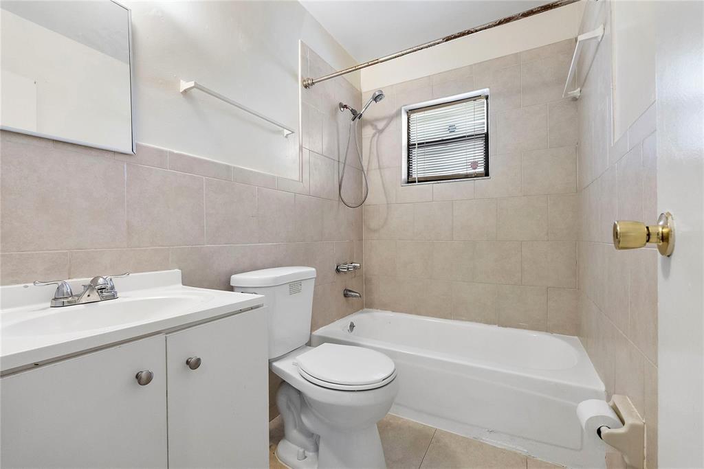 LINCOLN PARK CORR PLAT - Residential Lease
