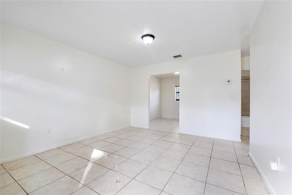 LINCOLN PARK CORR PLAT - Residential Lease