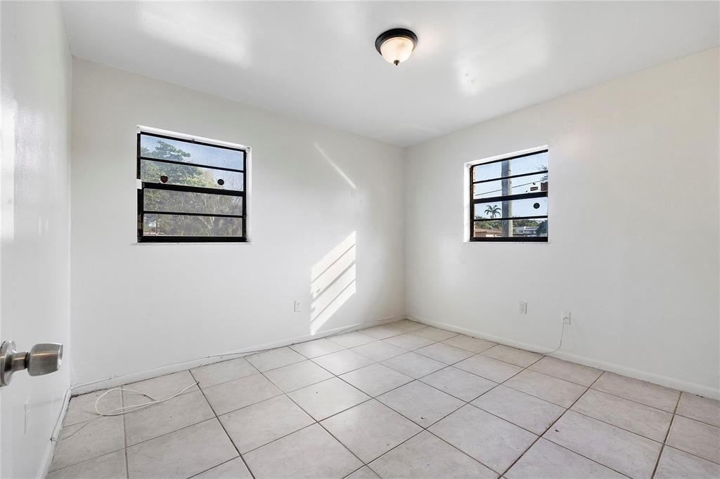 LINCOLN PARK CORR PLAT - Residential Lease