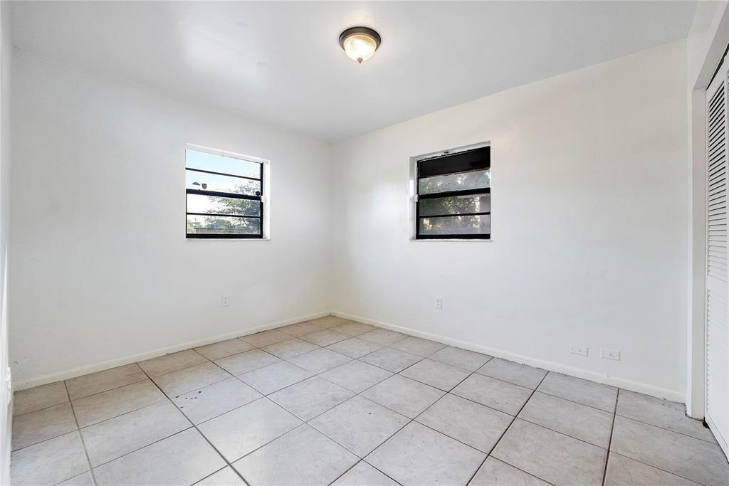 LINCOLN PARK CORR PLAT - Residential Lease