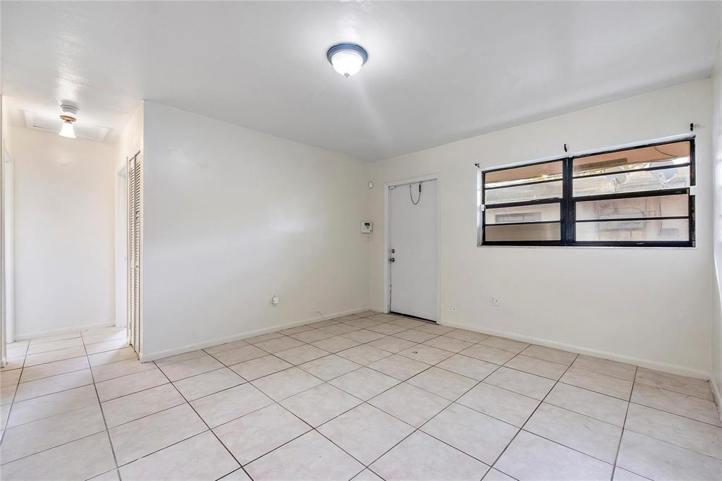 LINCOLN PARK CORR PLAT - Residential Lease
