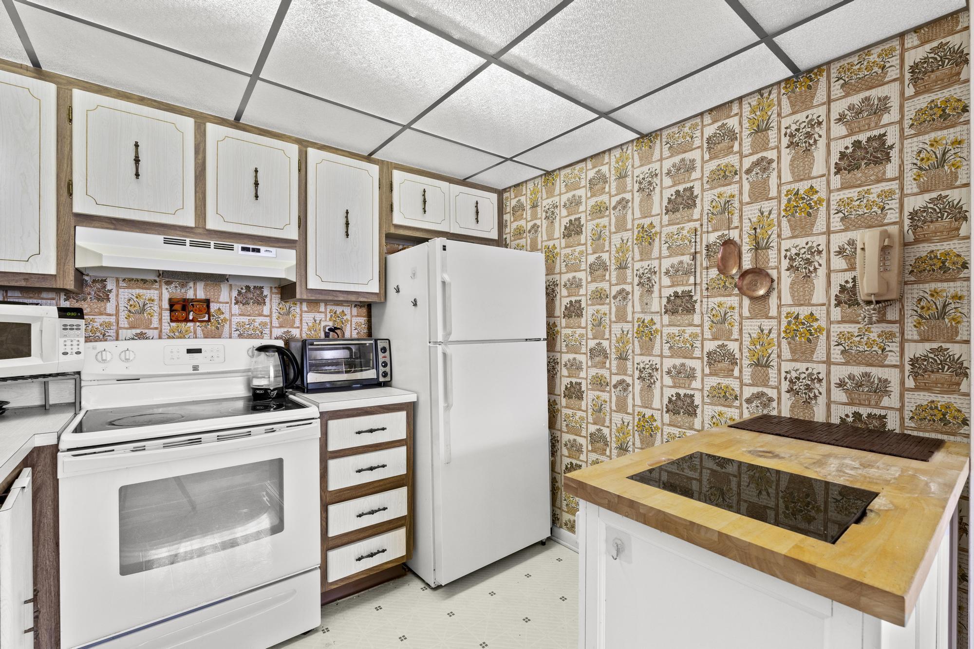 KINGS POINT BURGUNDY CONDOS - Residential Lease