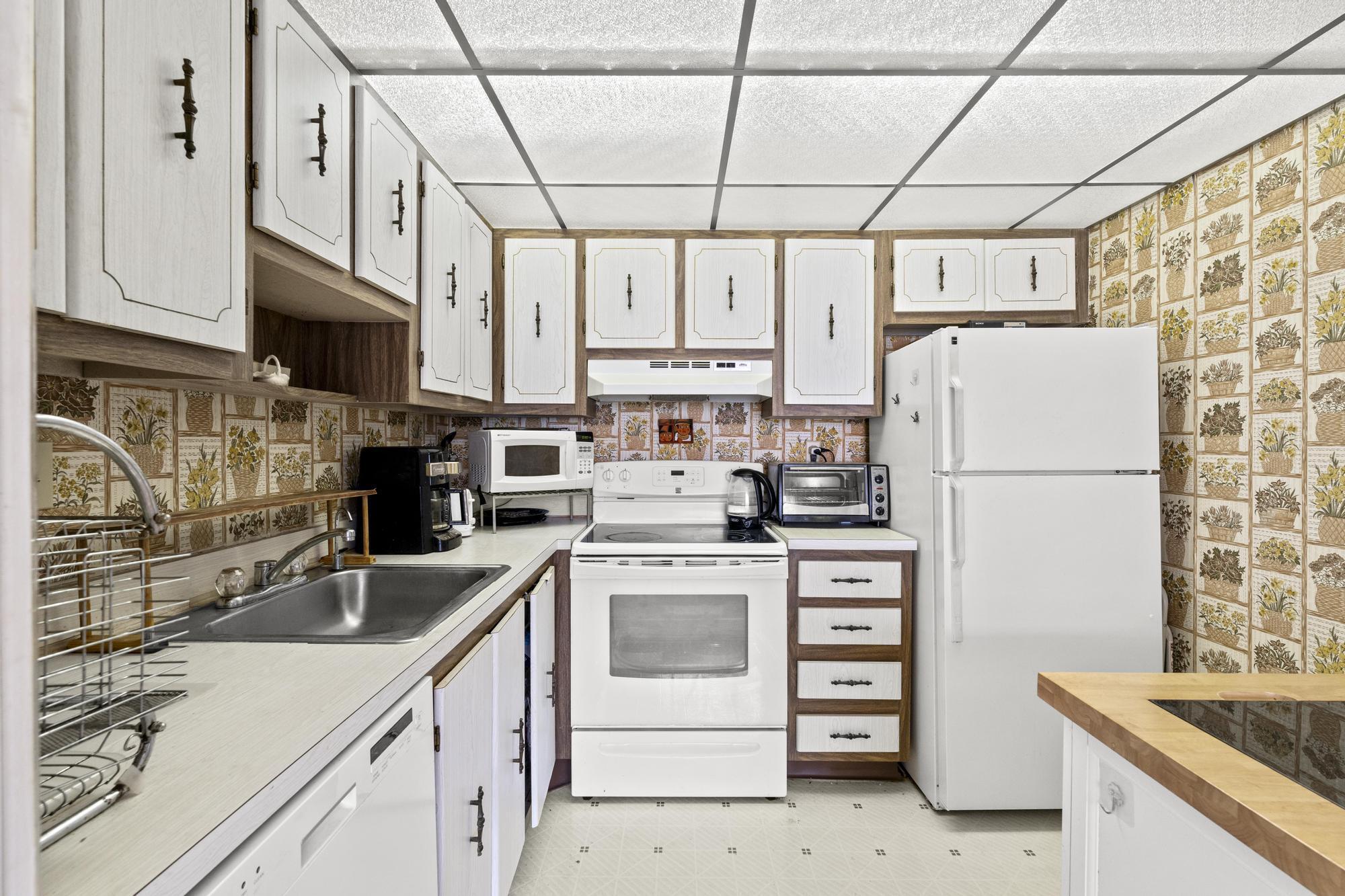 KINGS POINT BURGUNDY CONDOS - Residential Lease