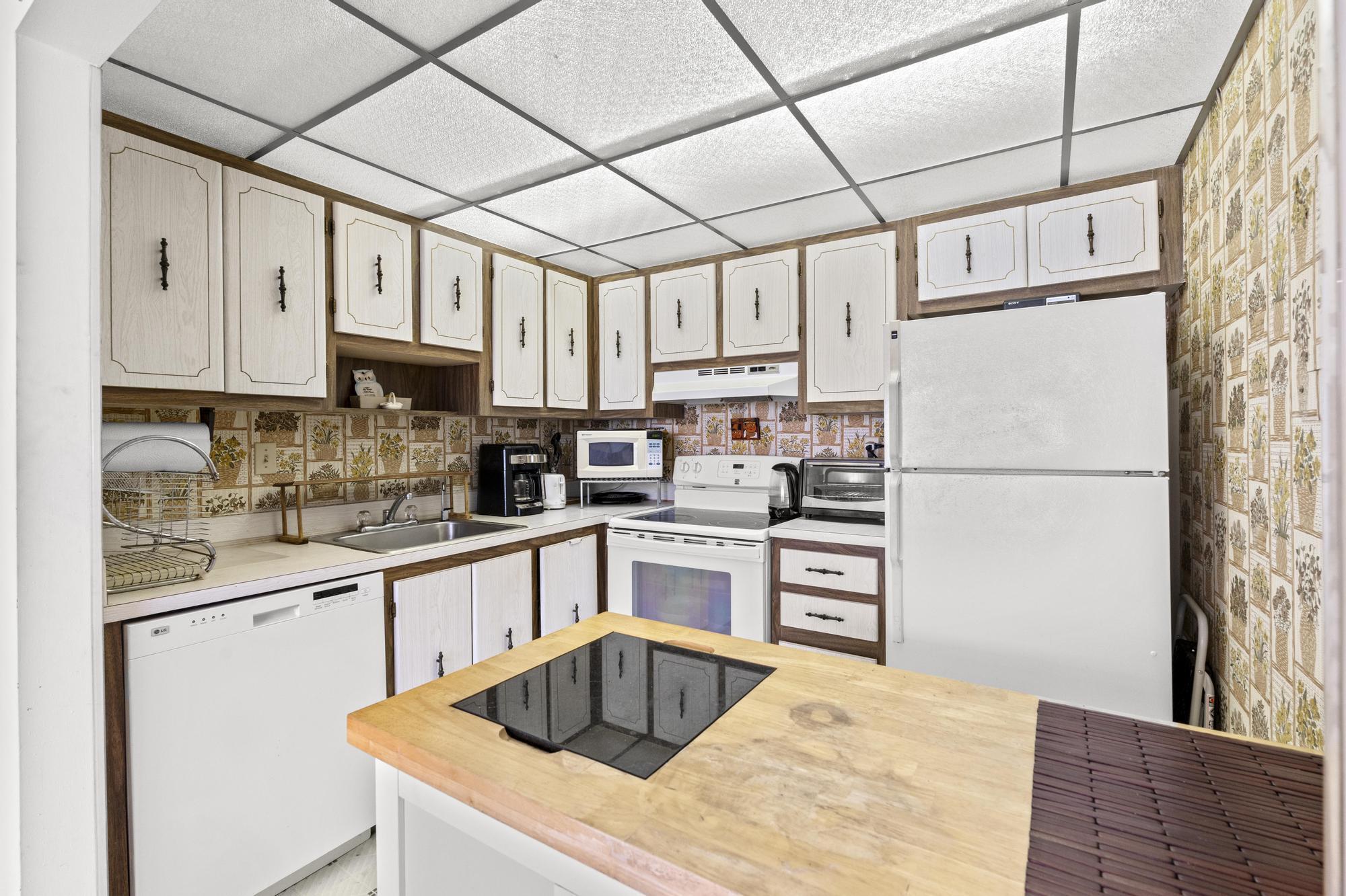 KINGS POINT BURGUNDY CONDOS - Residential Lease