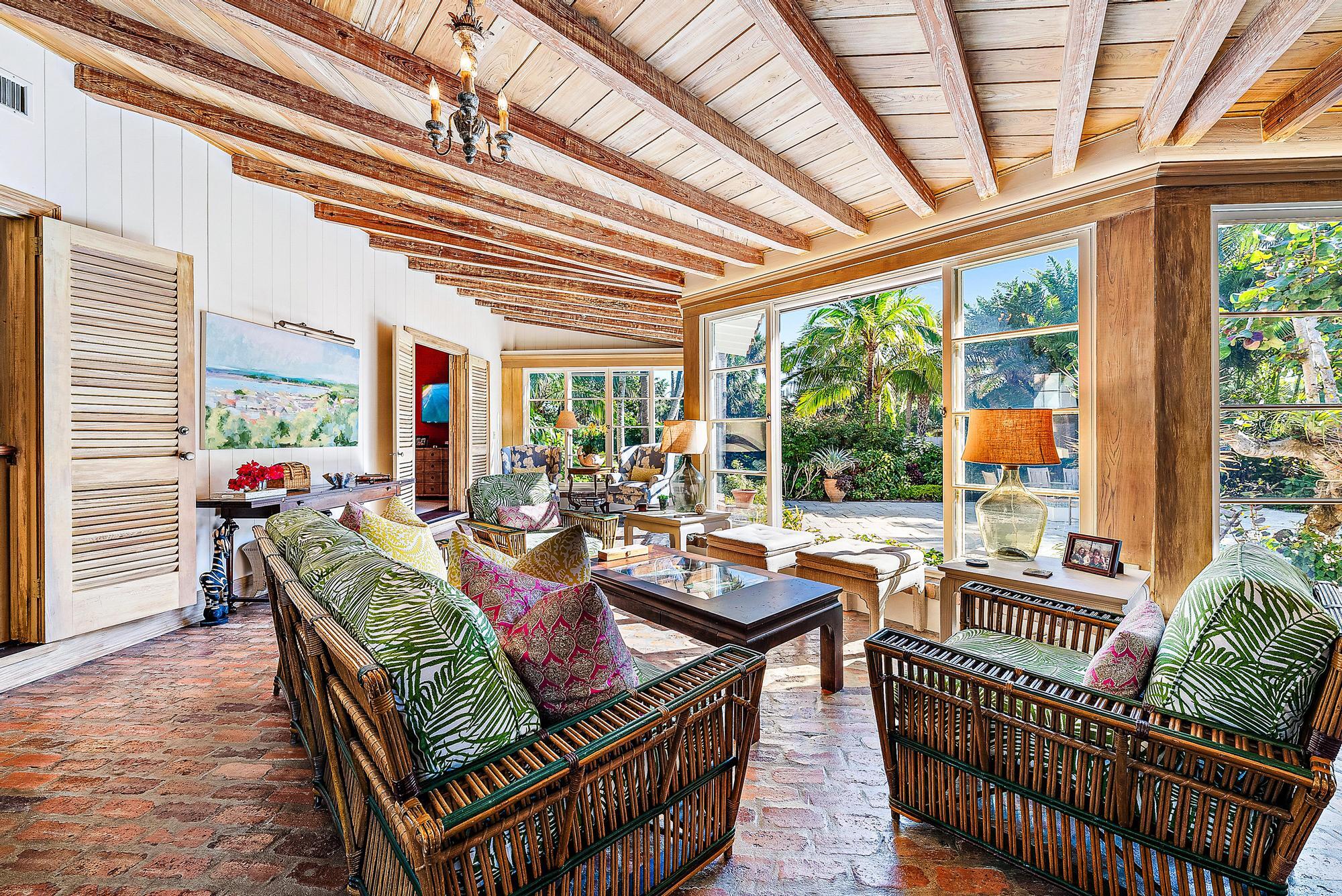 JUPITER ISLAND - Residential