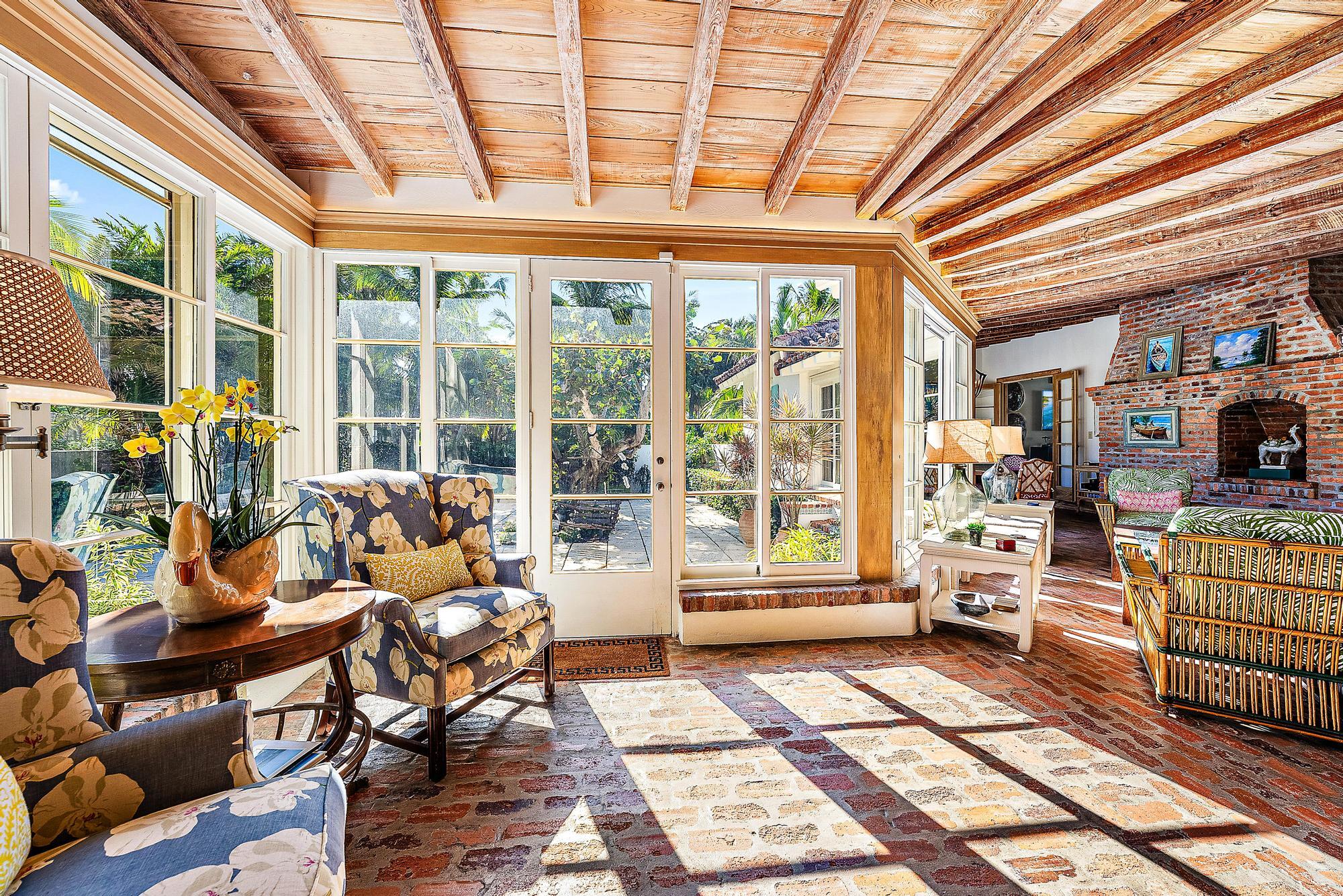 JUPITER ISLAND - Residential