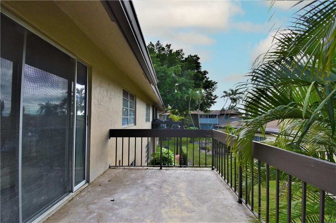 PALM GREENS - Residential