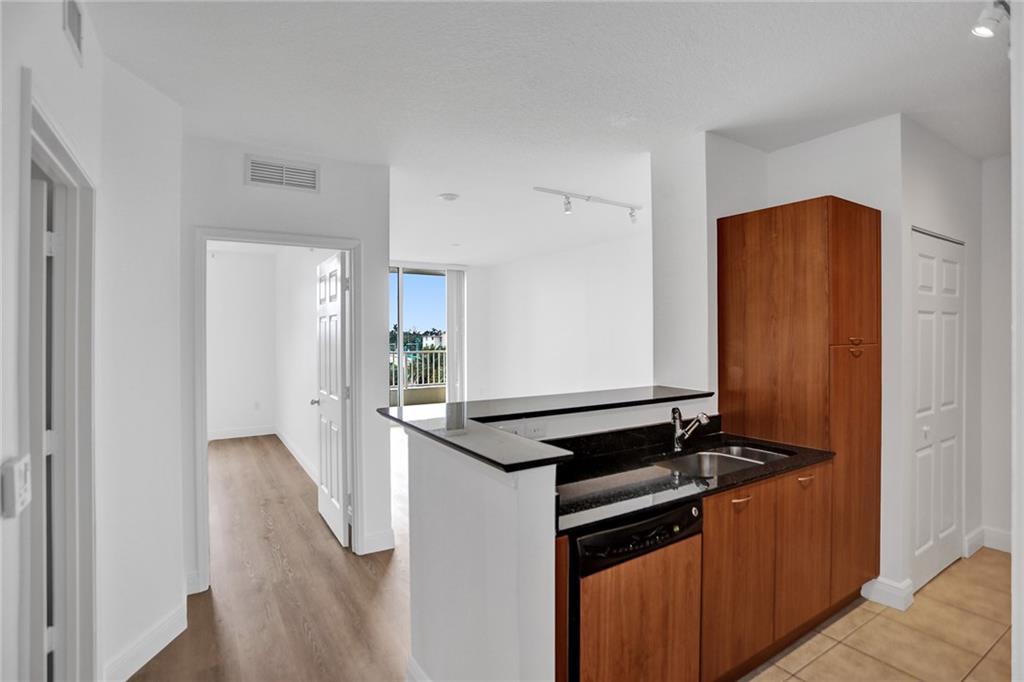 MARINA VILLAGE - Residential