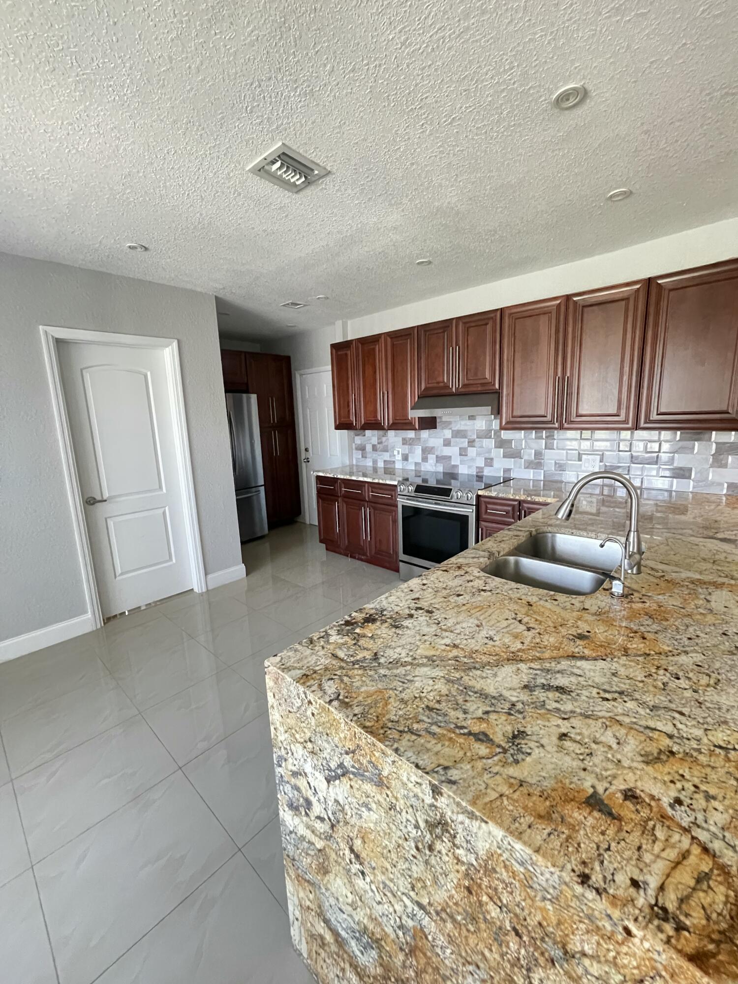 KELSEY CITY - Residential