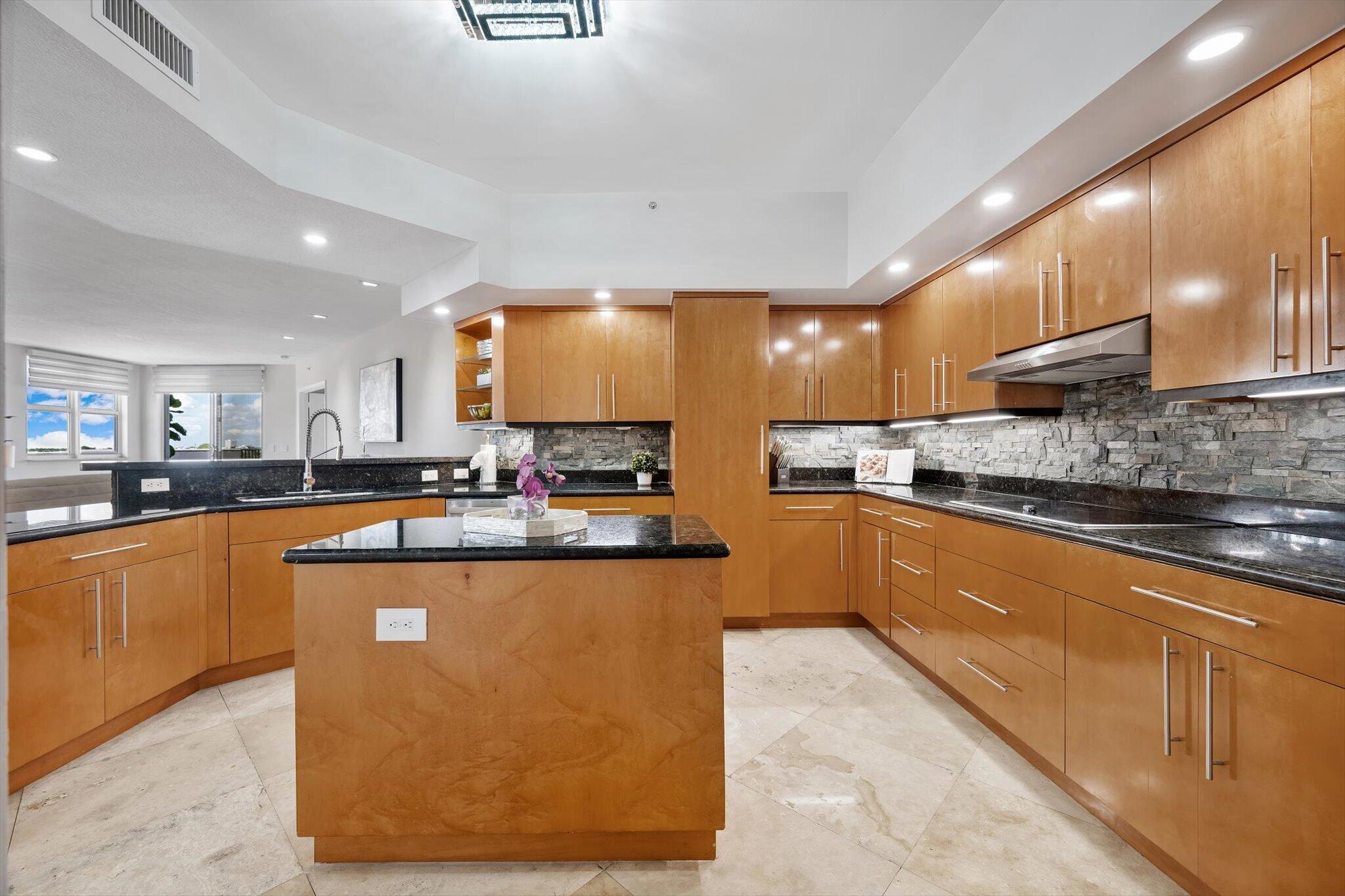 LA CASCADE CONDO - Residential