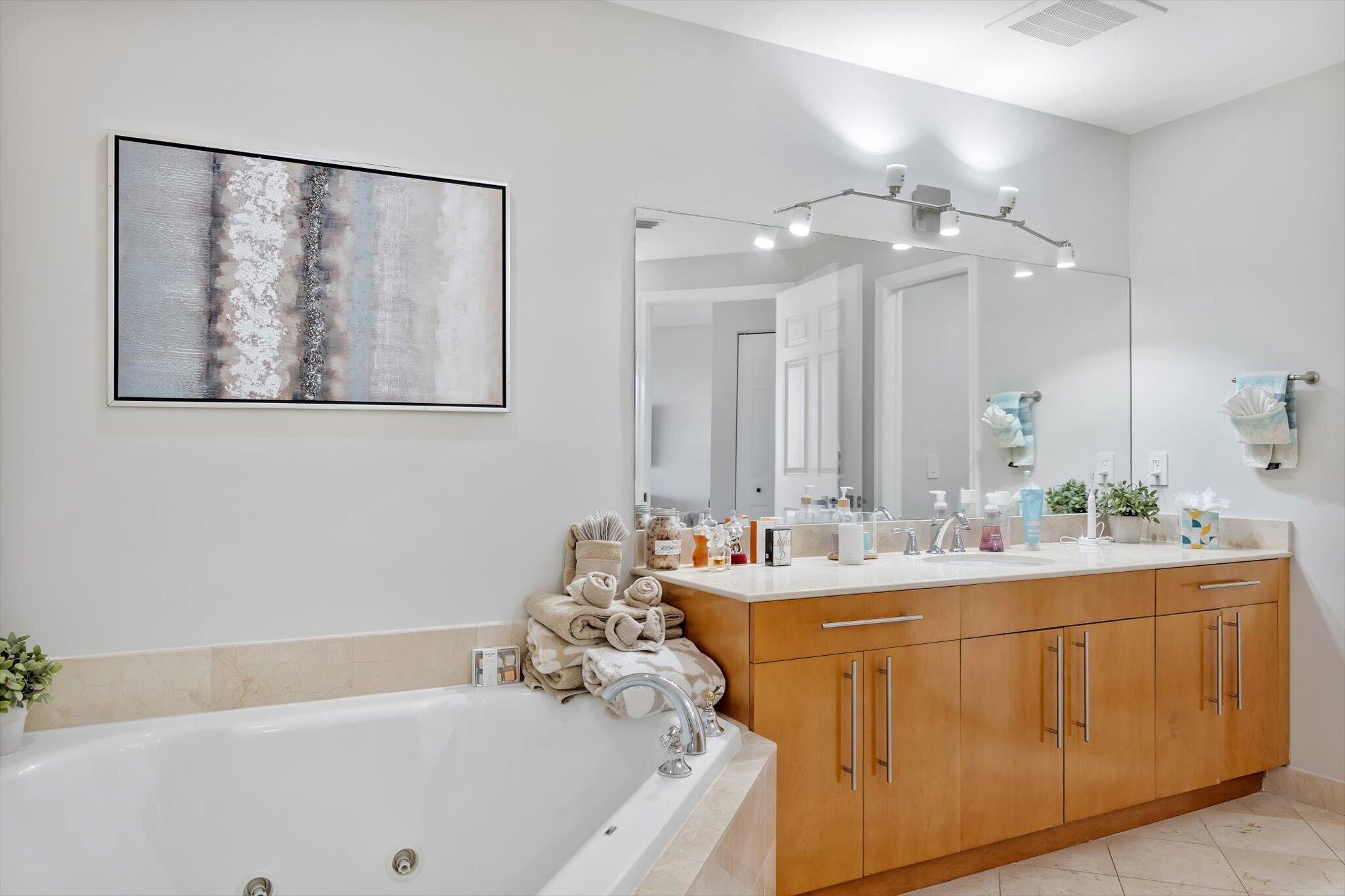 LA CASCADE CONDO - Residential