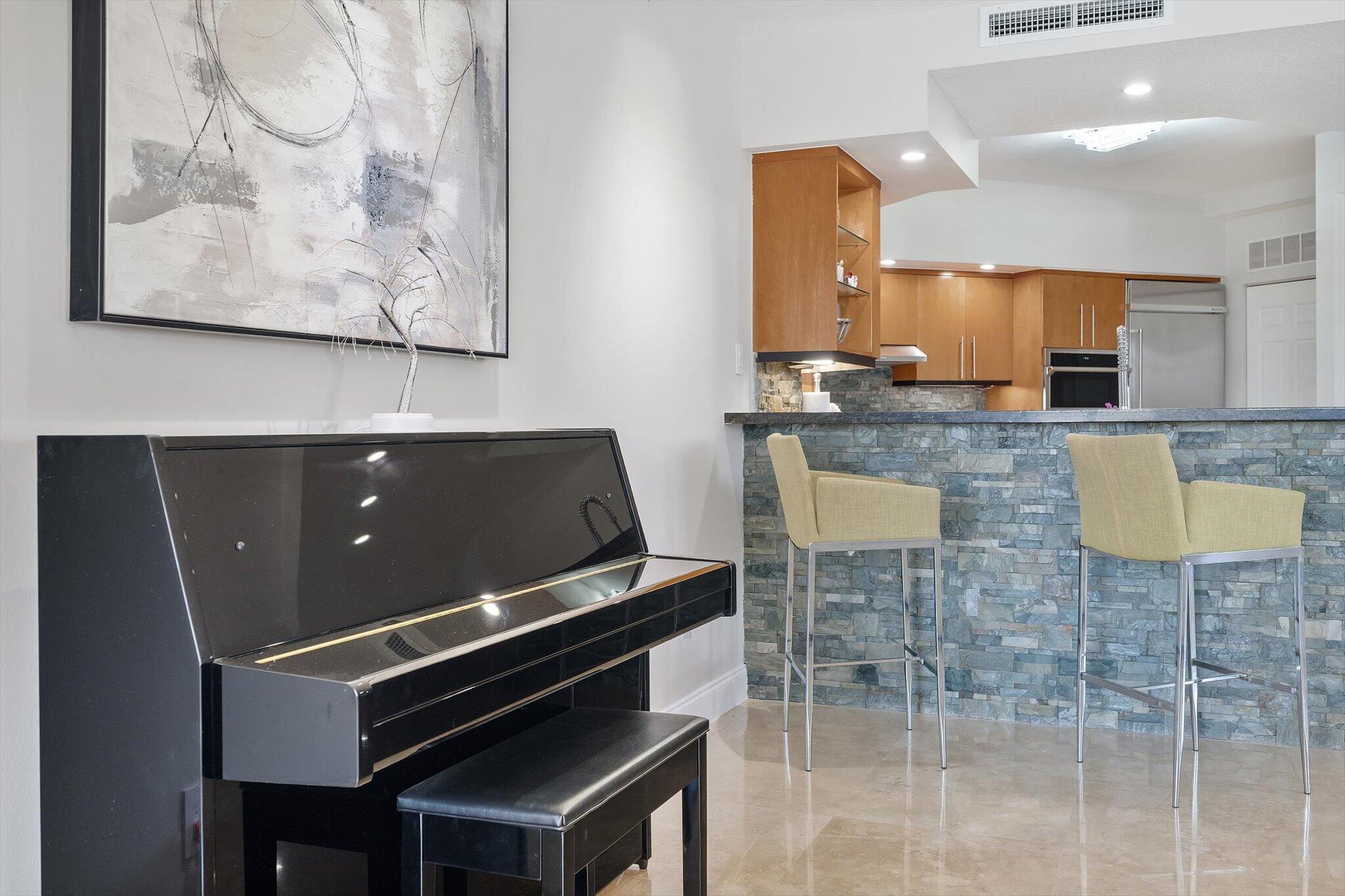 LA CASCADE CONDO - Residential