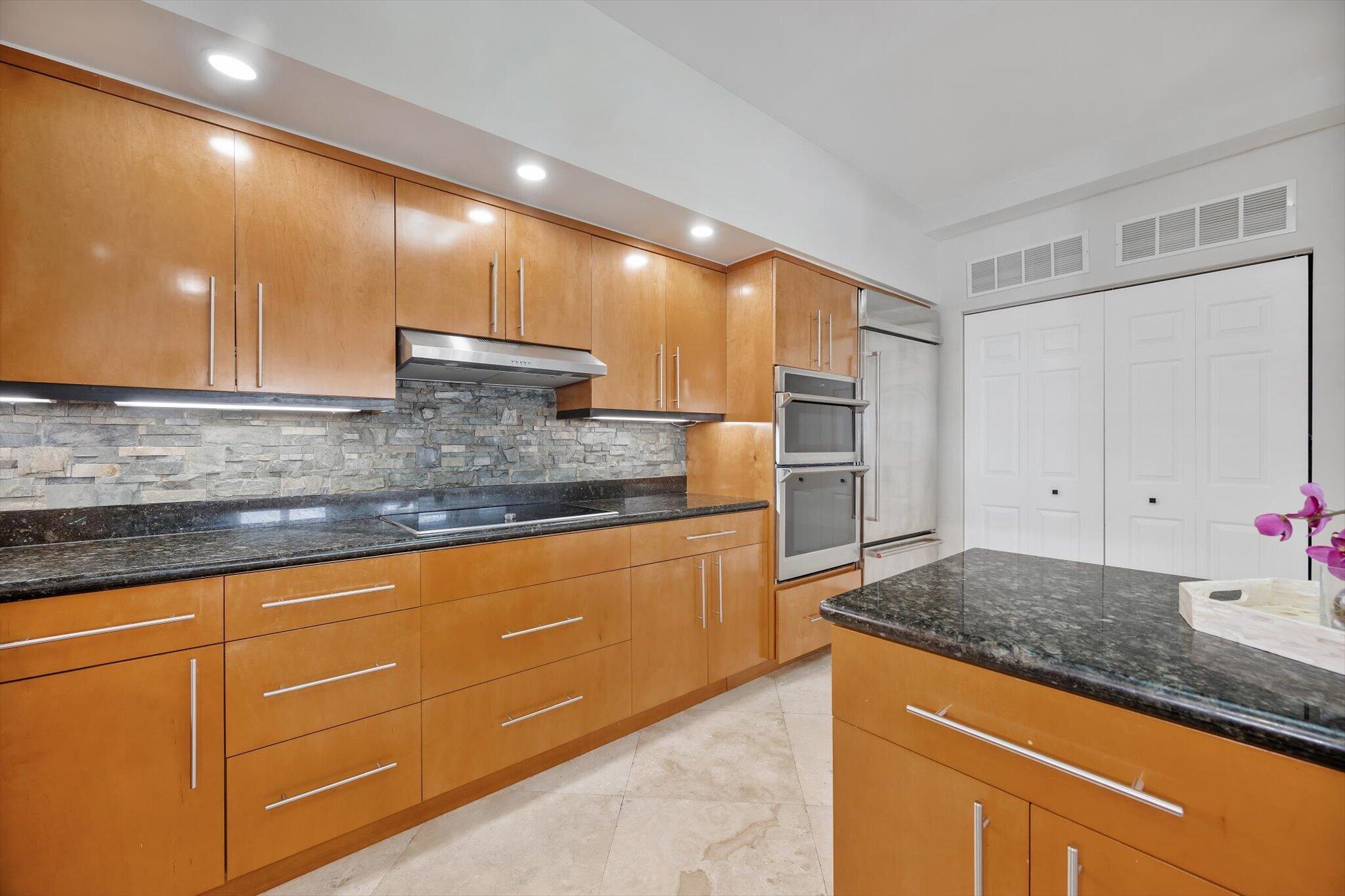 LA CASCADE CONDO - Residential