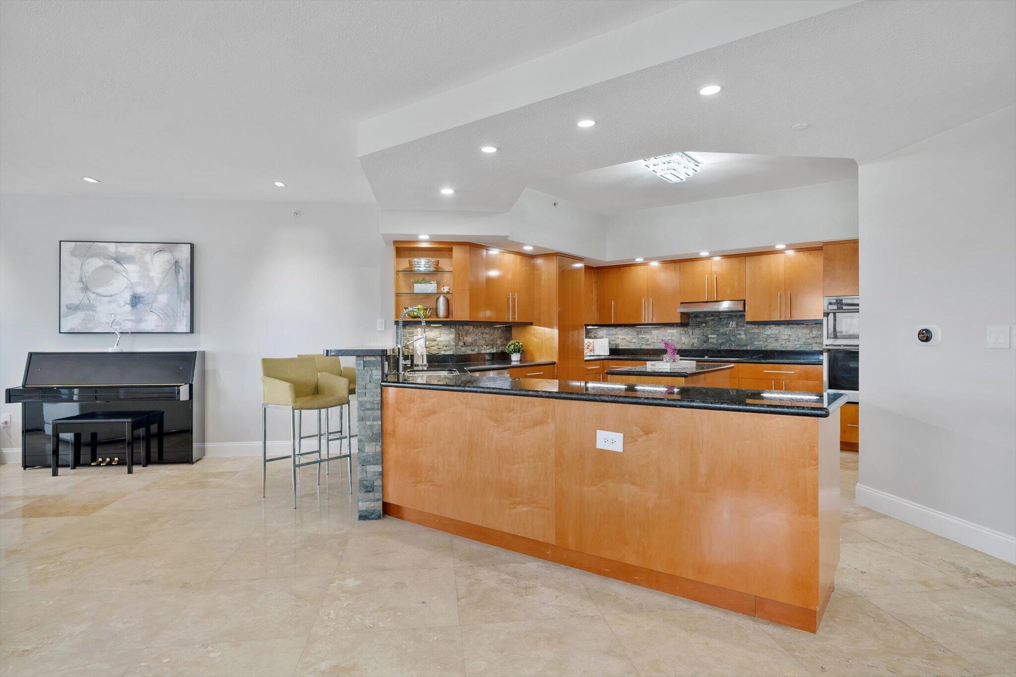 LA CASCADE CONDO - Residential