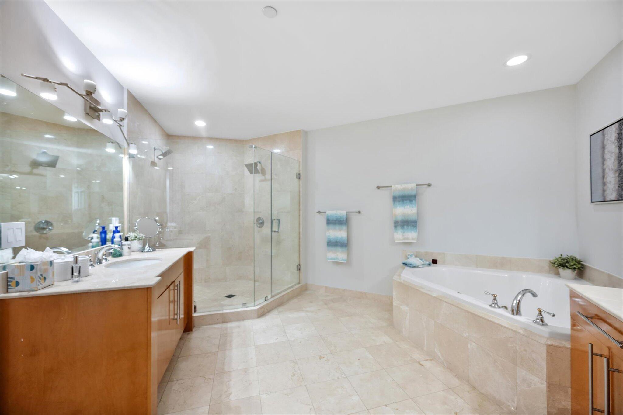 LA CASCADE CONDO - Residential