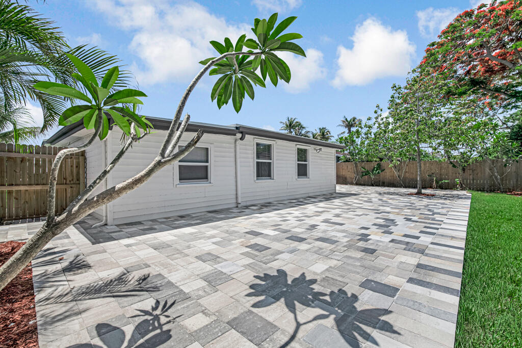PALM BEACH CABANA COLONY 1 - Residential