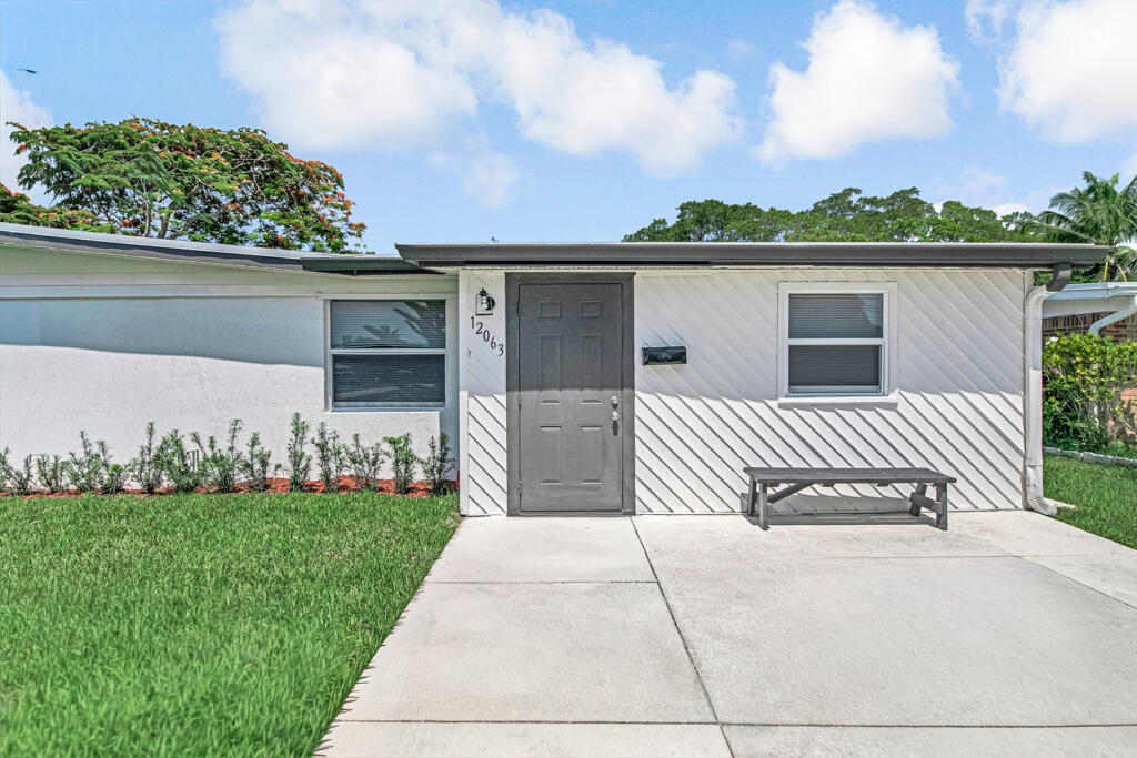 PALM BEACH CABANA COLONY 1 - Residential
