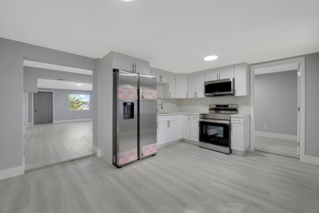 PALM BEACH CABANA COLONY 1 - Residential