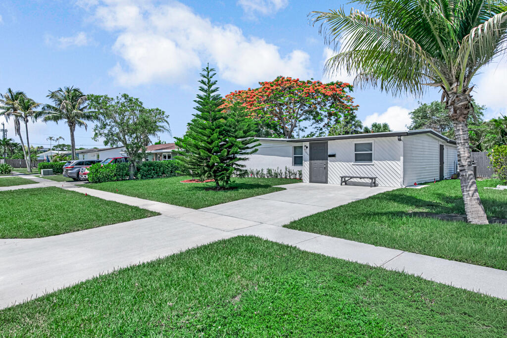PALM BEACH CABANA COLONY 1 - Residential