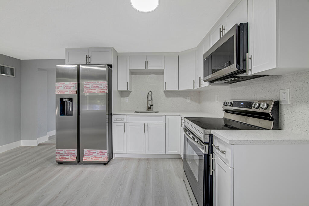 PALM BEACH CABANA COLONY 1 - Residential