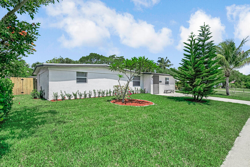PALM BEACH CABANA COLONY 1 - Residential