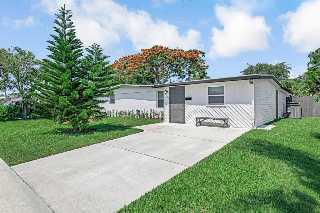 PALM BEACH CABANA COLONY 1 - Residential