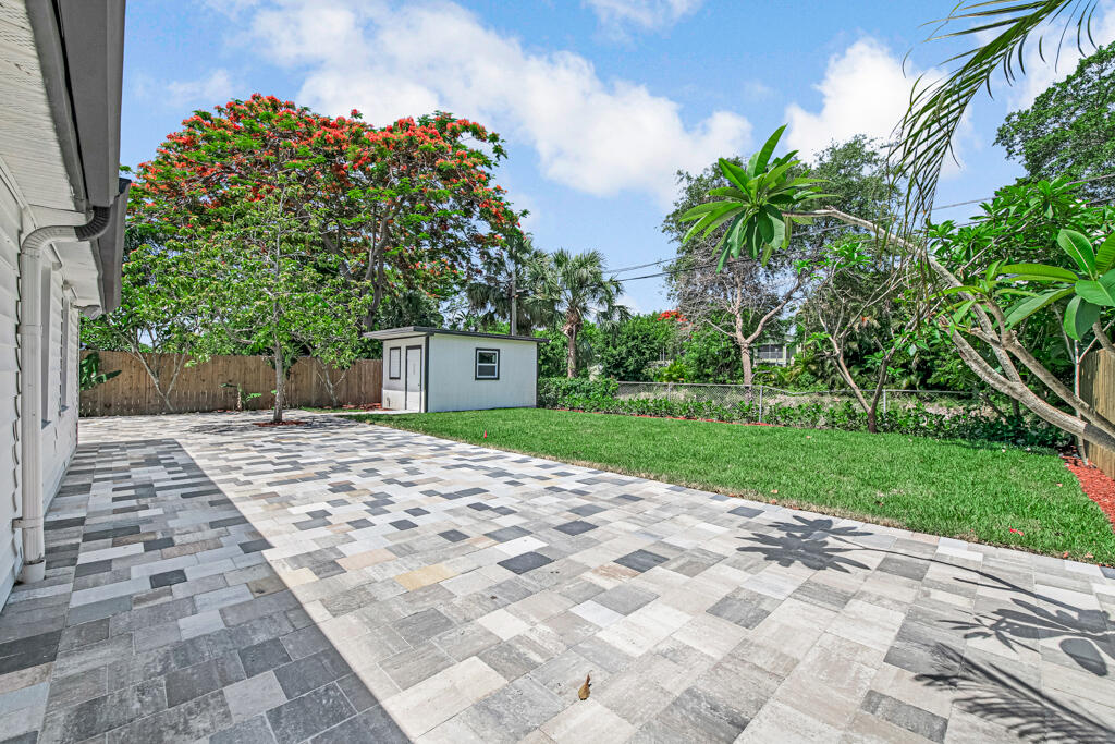 PALM BEACH CABANA COLONY 1 - Residential