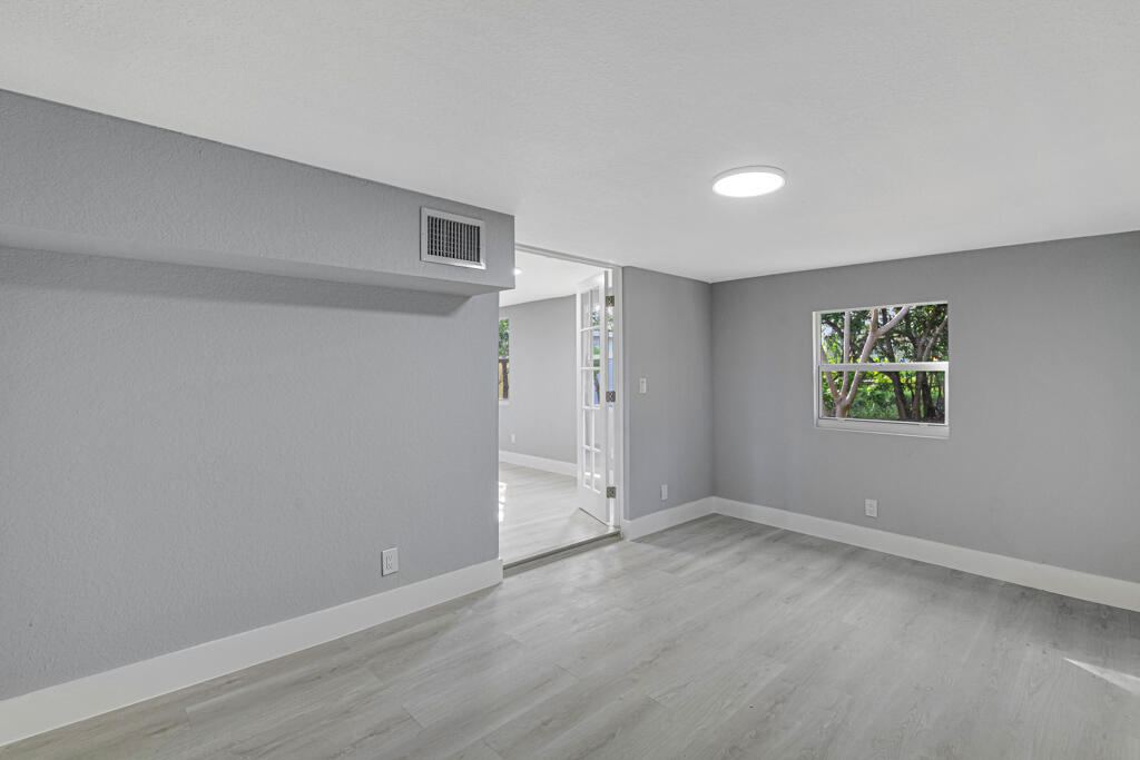 PALM BEACH CABANA COLONY 1 - Residential