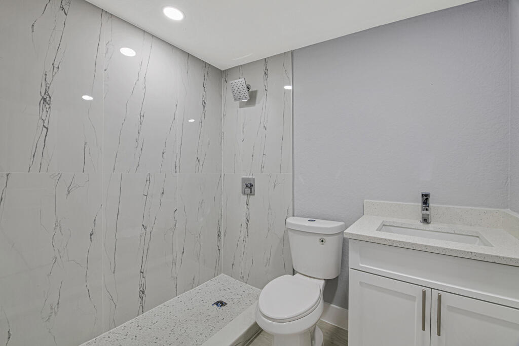 PALM BEACH CABANA COLONY 1 - Residential