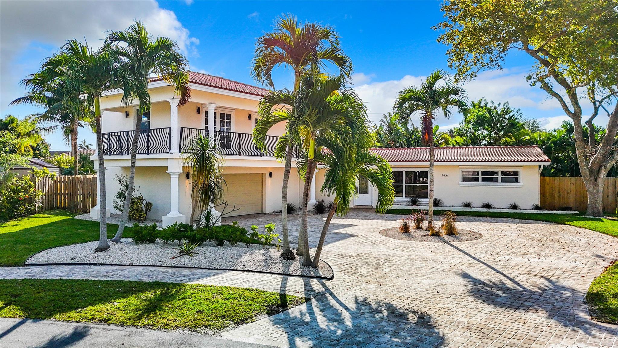 JENADA ISLE - Residential