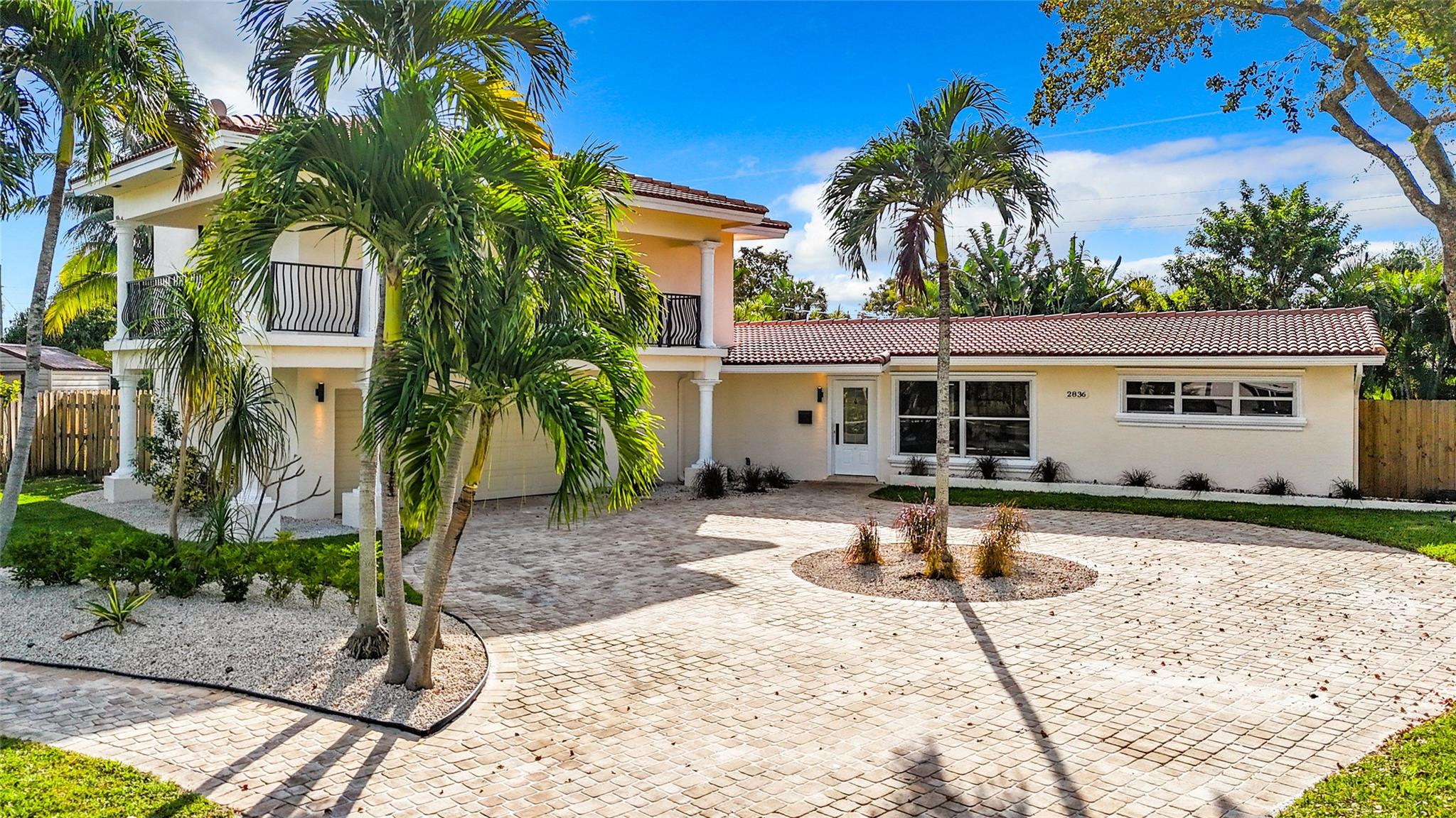 JENADA ISLE - Residential