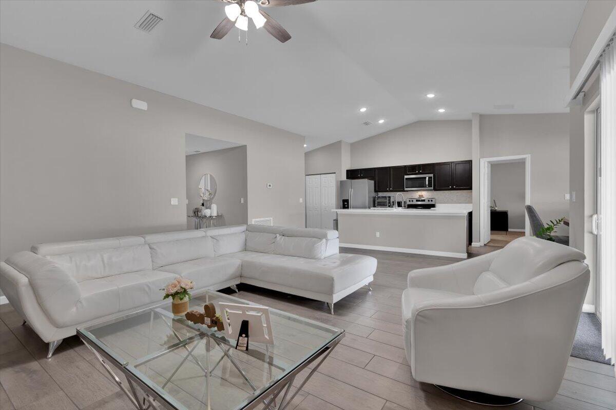 PORT ST LUCIE SECTION 13 - Residential