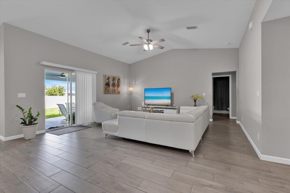 PORT ST LUCIE SECTION 13 - Residential