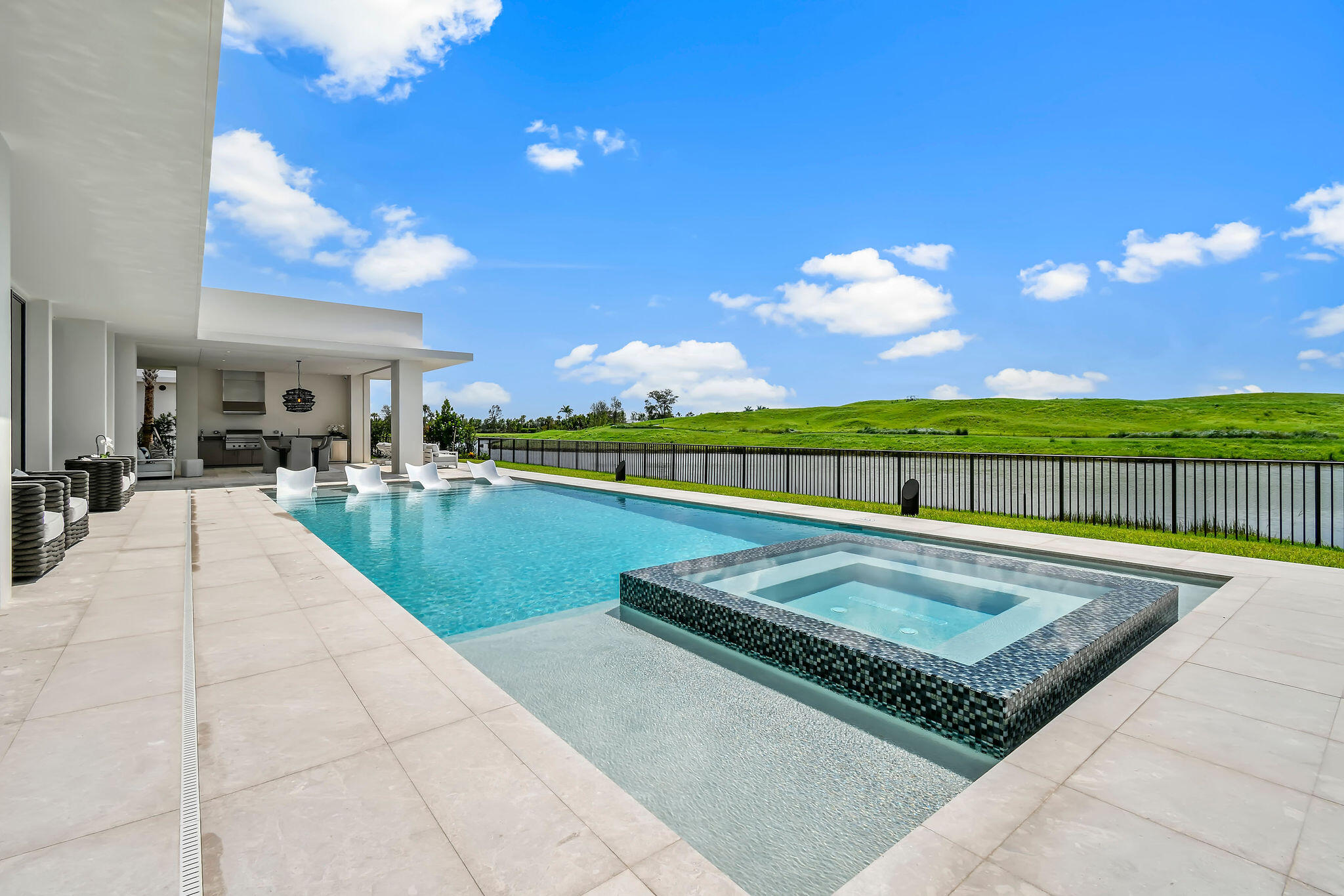 PANTHER NATIONAL - Residential