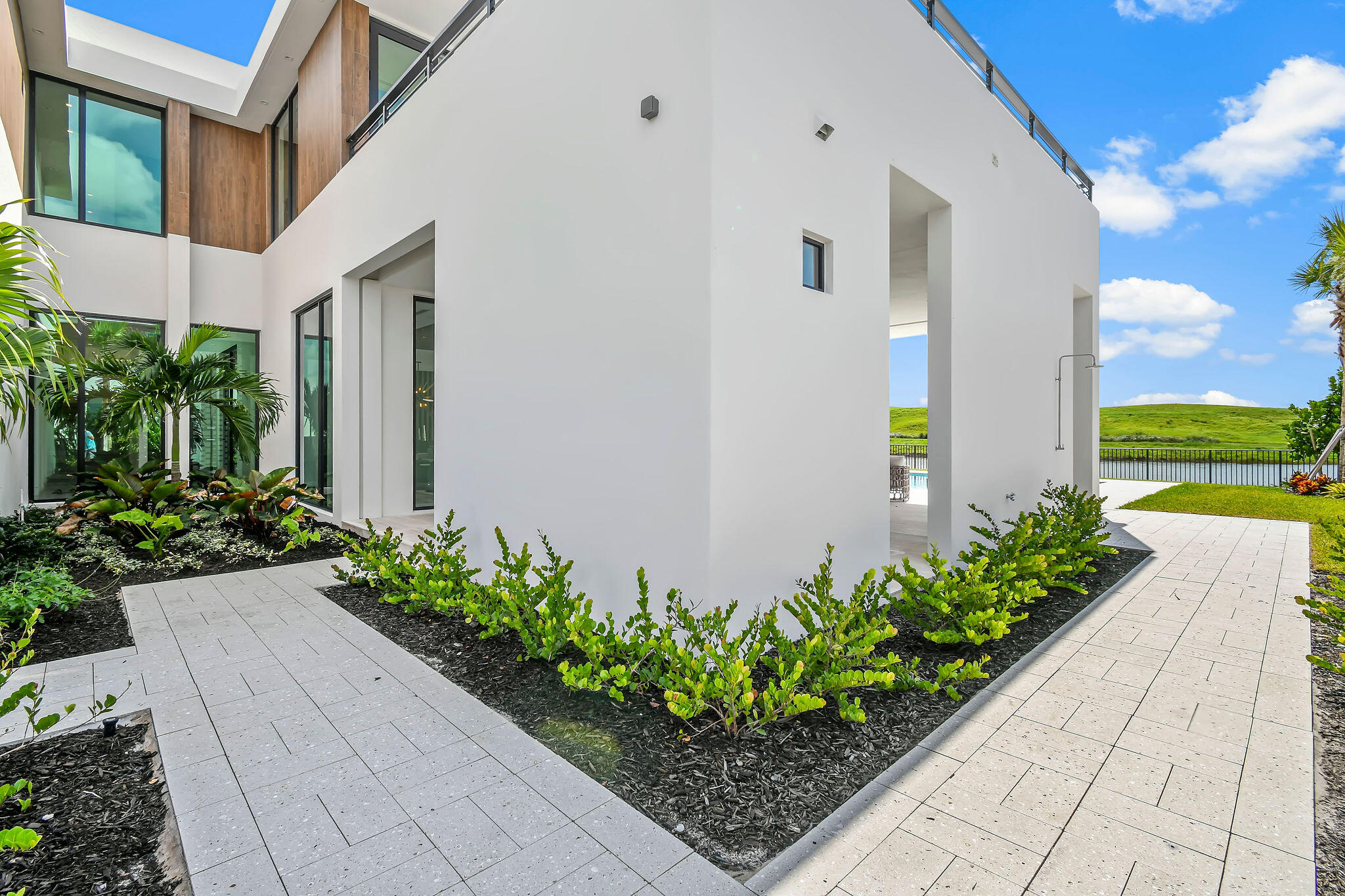 PANTHER NATIONAL - Residential