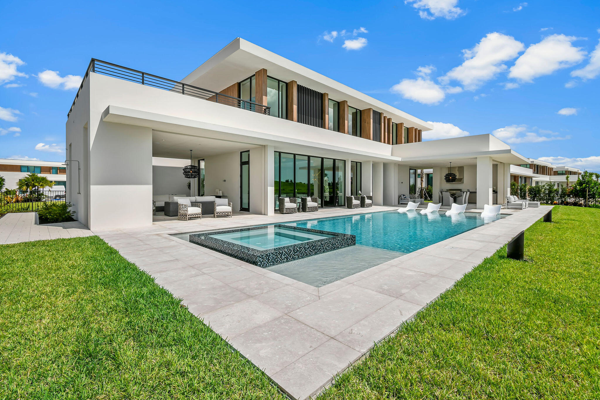 PANTHER NATIONAL - Residential
