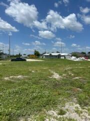 CAPE CORAL - Land
