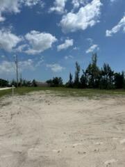 CAPE CORAL - Land