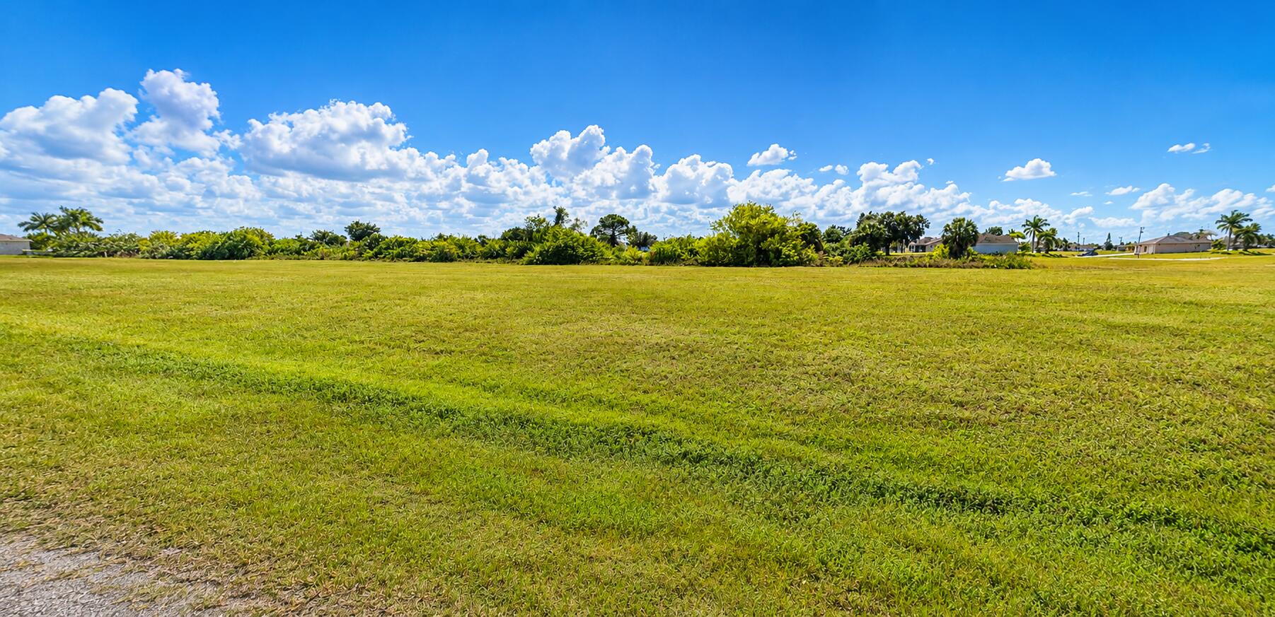CAPE CORAL - Land