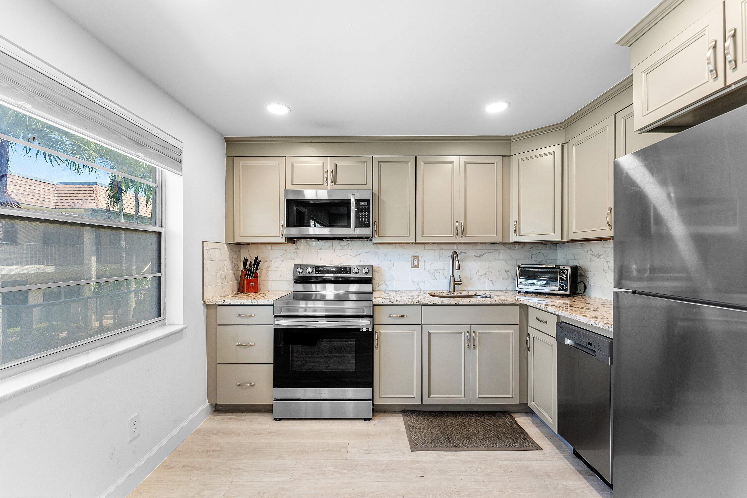 BOCA HILLS CONDO - Residential