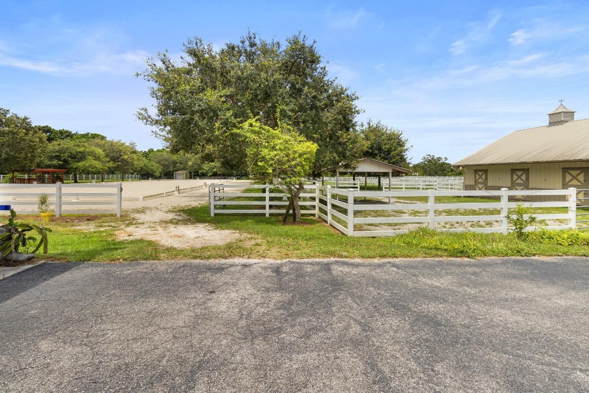 SUNSHINE RANCHES - Residential