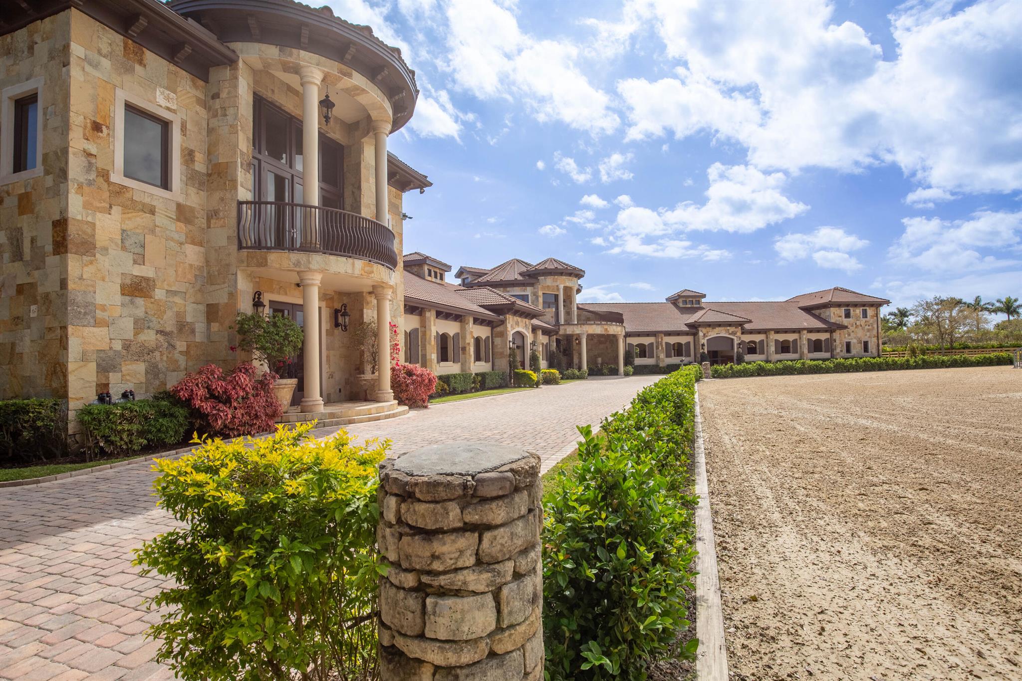 GRAND PRIX FARMS - Residential