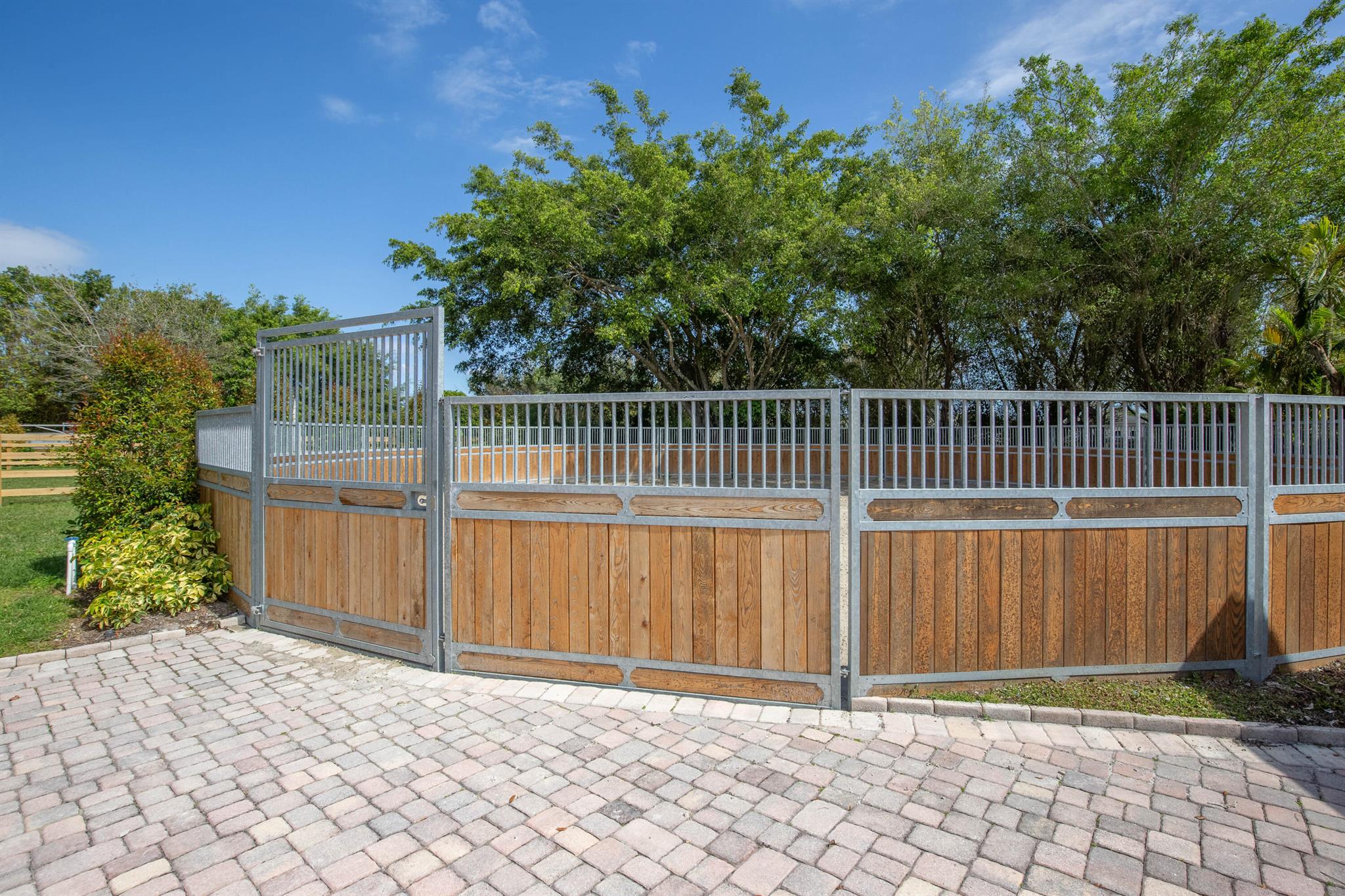 GRAND PRIX FARMS - Residential
