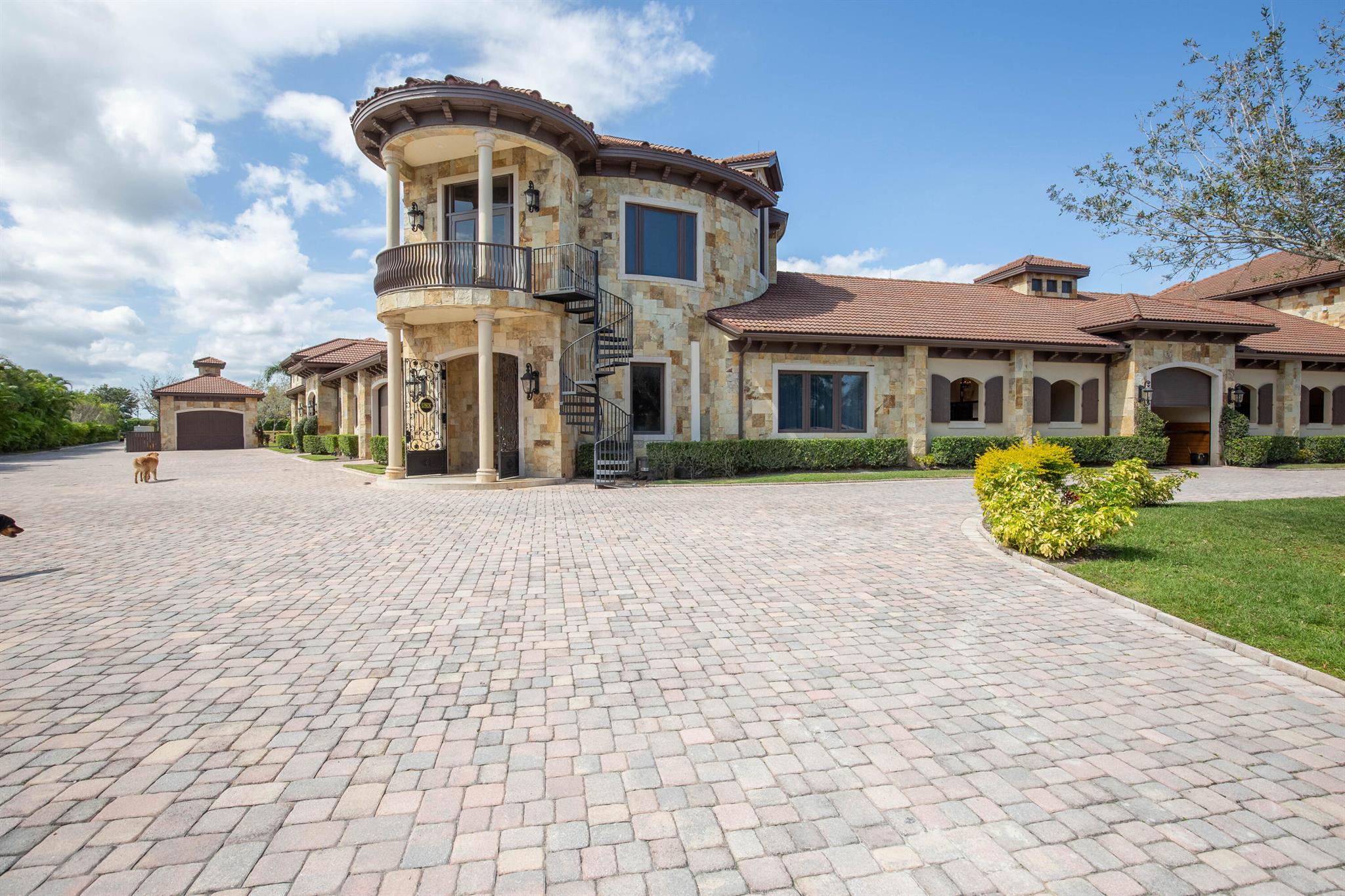 GRAND PRIX FARMS - Residential