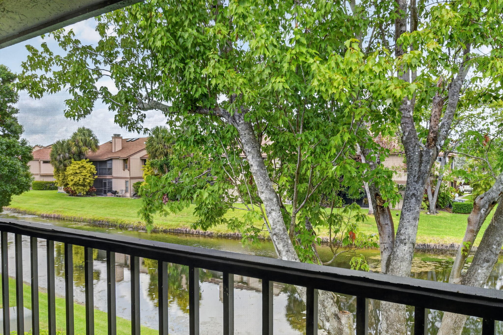 HARBOUR POINTE AT RIVER BRIDGE CONDO - Residential