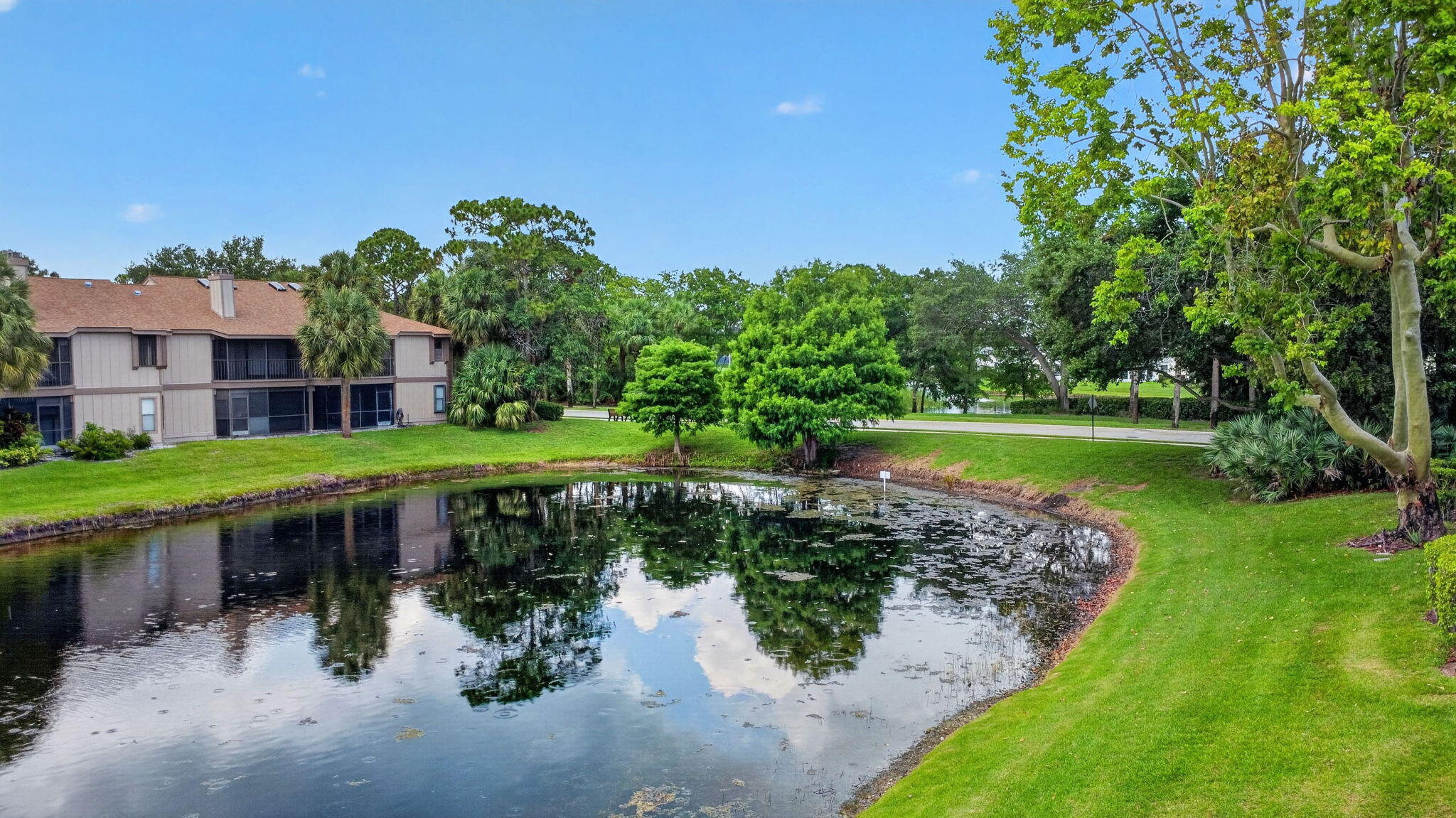 HARBOUR POINTE AT RIVER BRIDGE CONDO - Residential