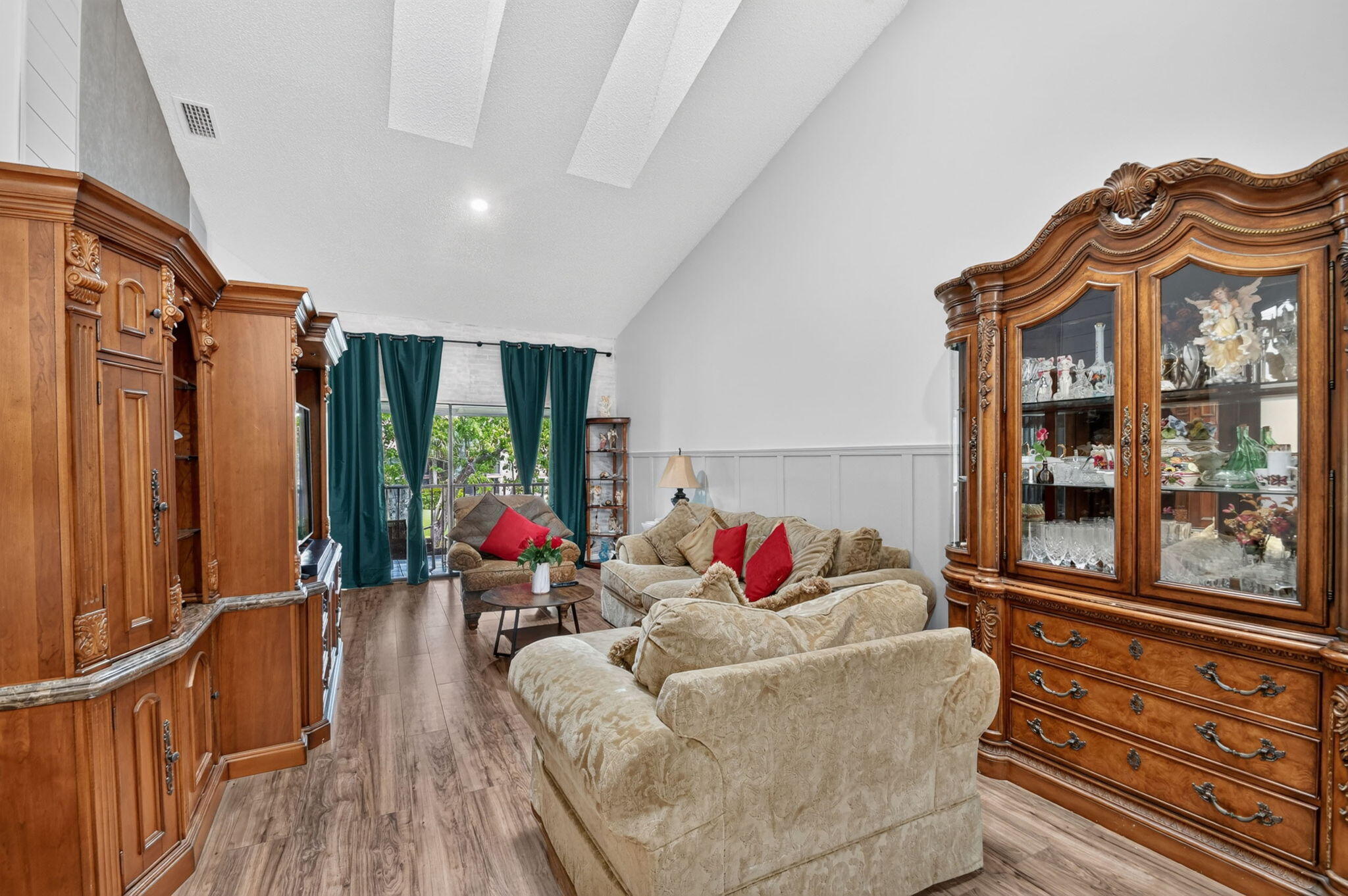 HARBOUR POINTE AT RIVER BRIDGE CONDO - Residential