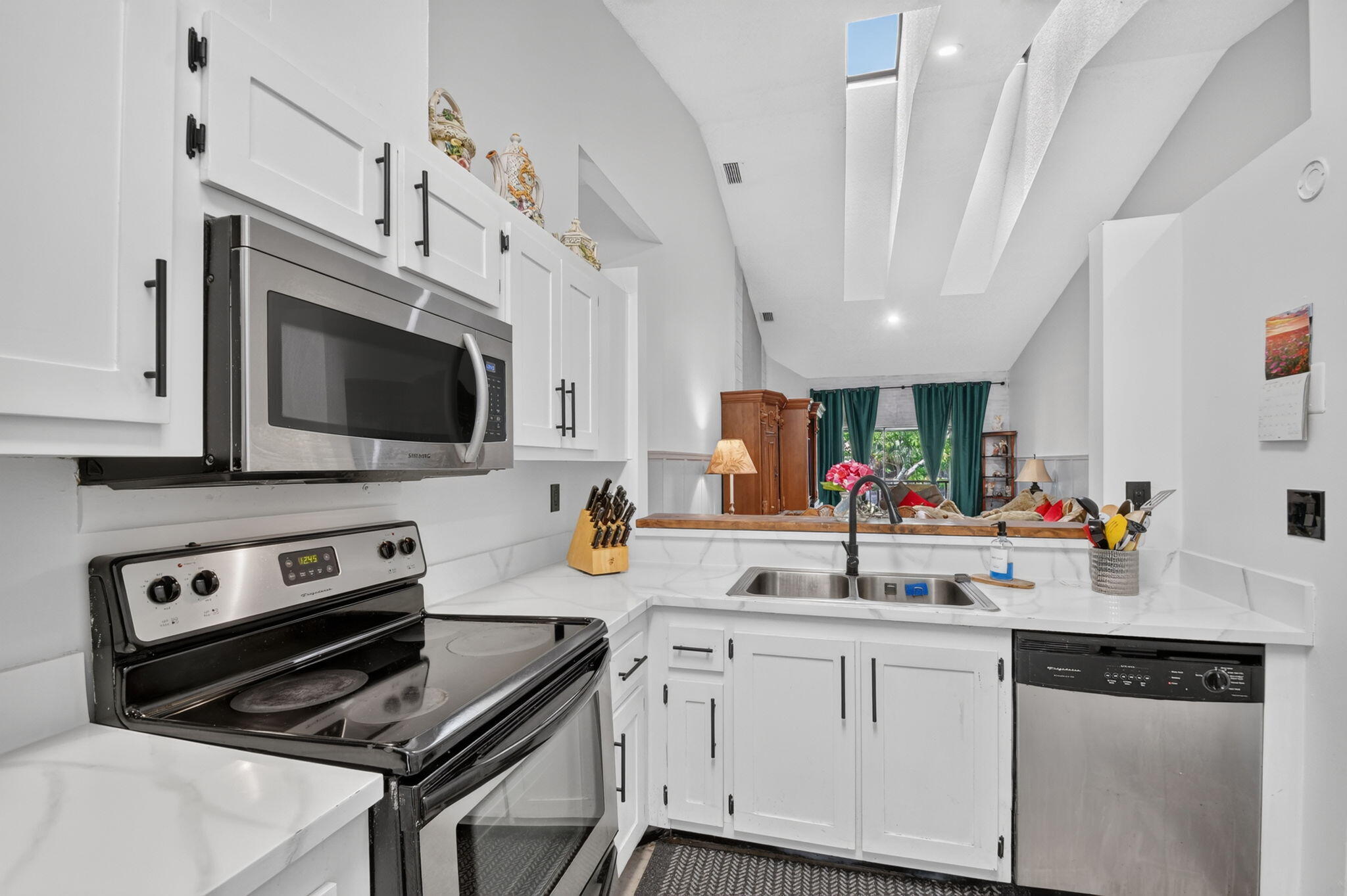 HARBOUR POINTE AT RIVER BRIDGE CONDO - Residential