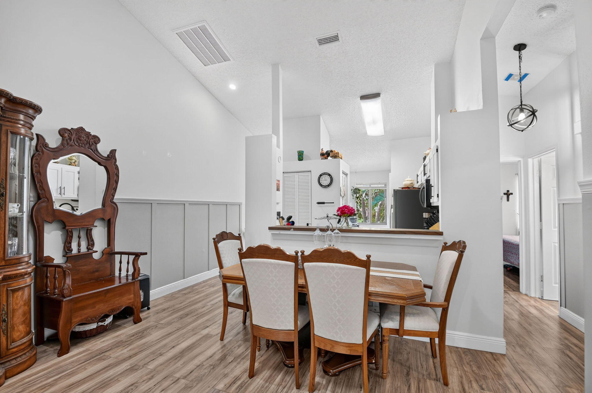 HARBOUR POINTE AT RIVER BRIDGE CONDO - Residential