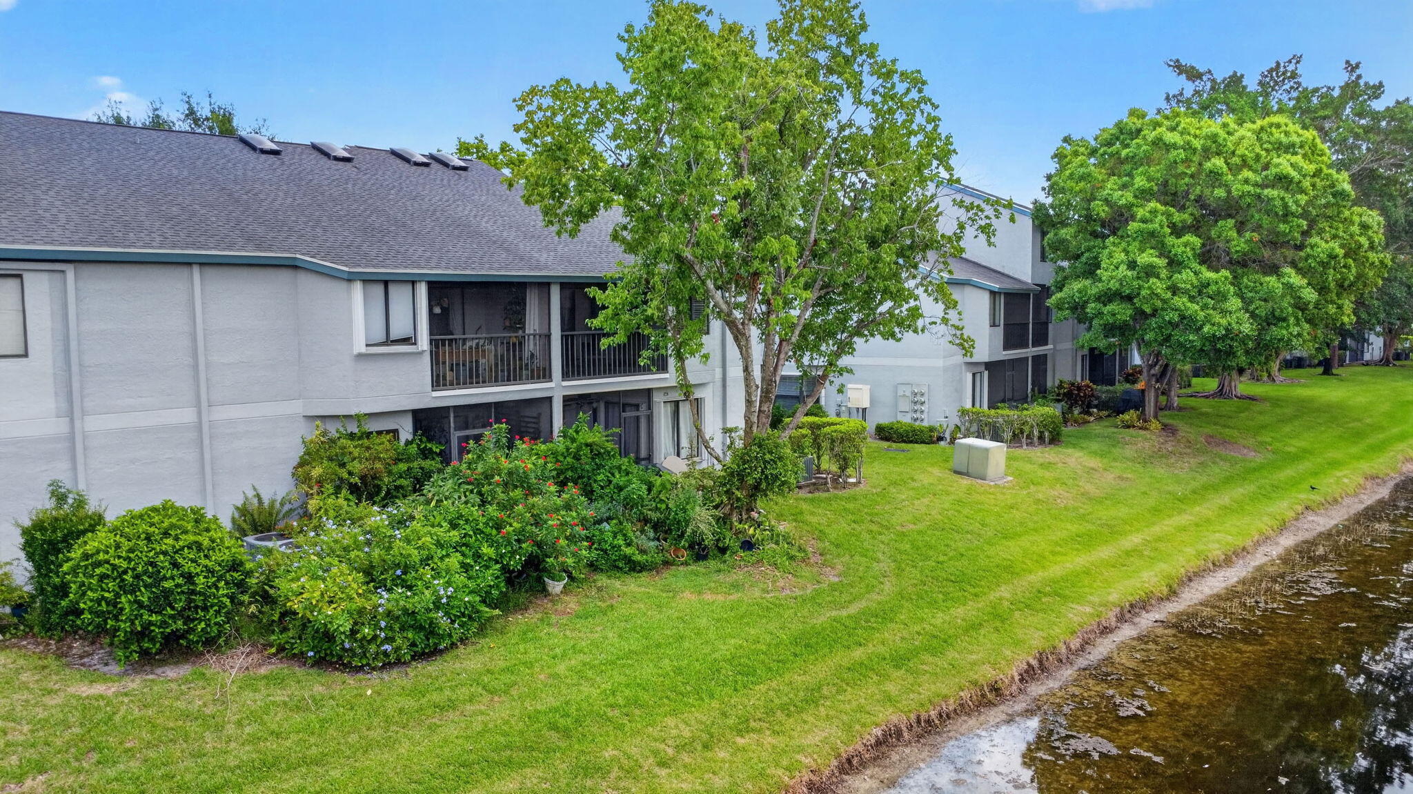 HARBOUR POINTE AT RIVER BRIDGE CONDO - Residential